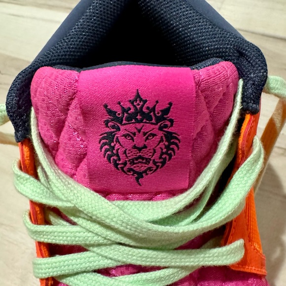 Nike LeBron Witness 8 Basketball Shoes - Picture 13 of 14